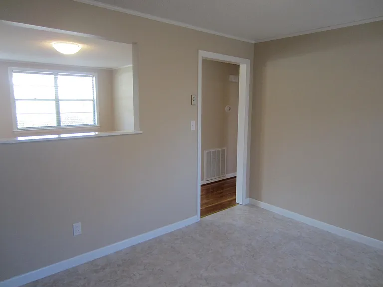 4210 N Center St — Photo 9