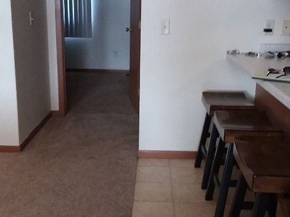 4th image of 828 E Prairie Ln APT 3