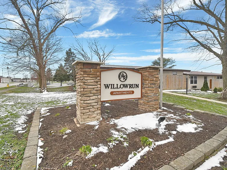 Willow Run Apartments — Photo 1