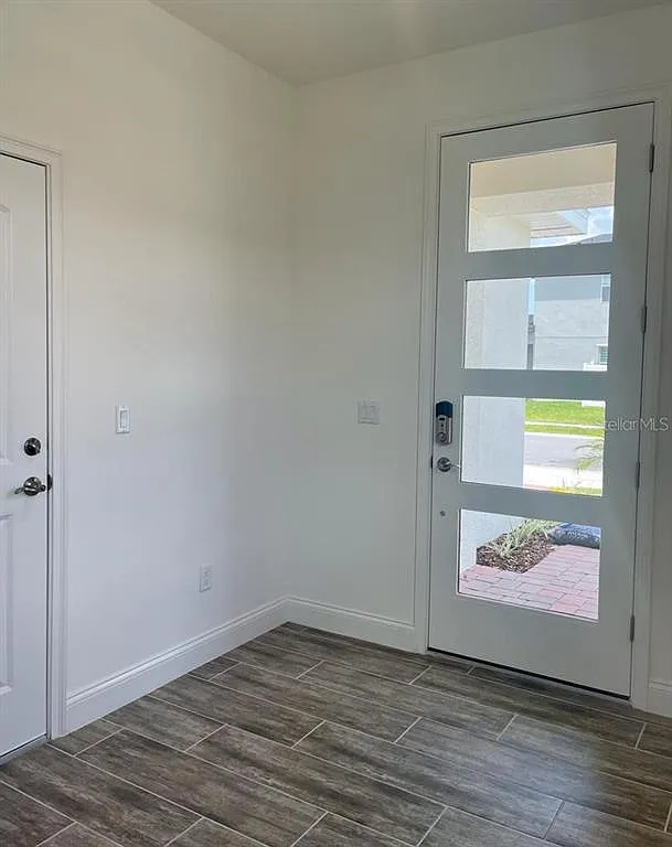 3 bed, 2.0 bath, 1580 sqft, $2,000 — Photo 4