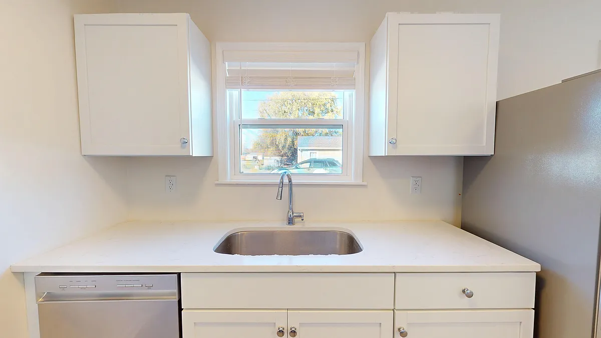 Building Photo - 744 N 13th St #1