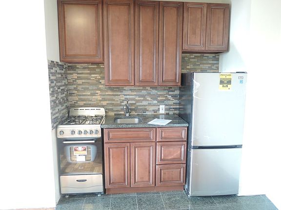 3rd image of 2407 36th St APT C3
