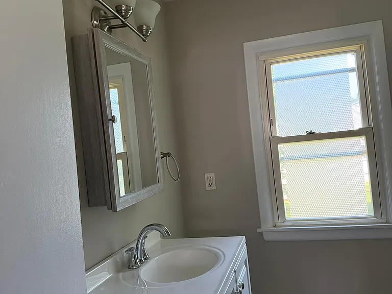 317 Winston Ave #B — Photo 6