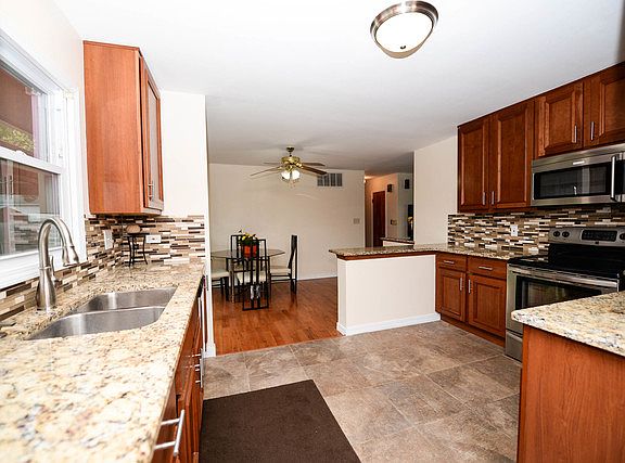 2nd image of 214 Tanglewood Dr