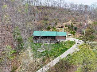 560 Davis Dr, Olive Hill, KY