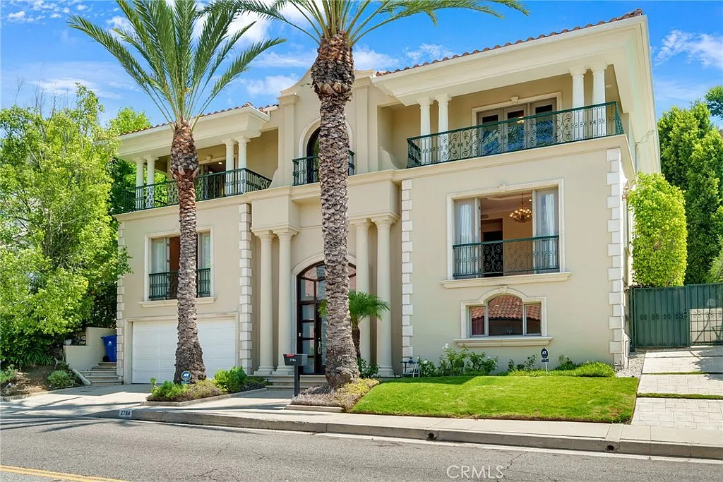 6 bed, 5854 sqft, $20,000 — Photo 4