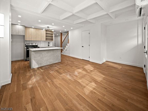 3rd image of 100 Chestnut St APT 1