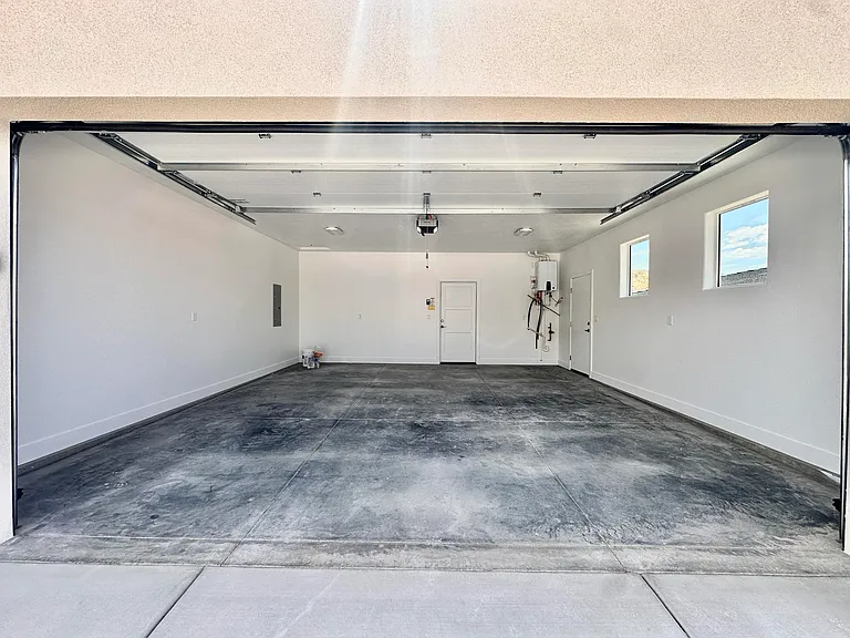 2207 E 380 S — Photo 11