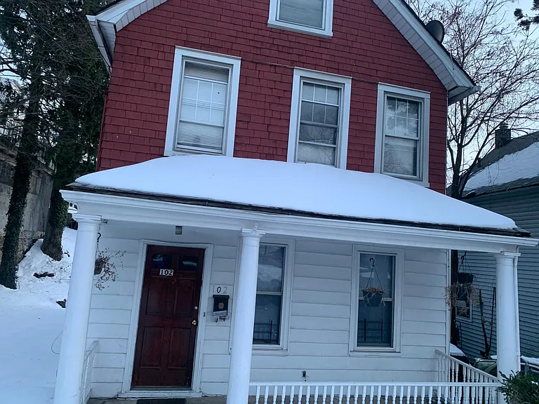102 Courter Ave — Photo 7