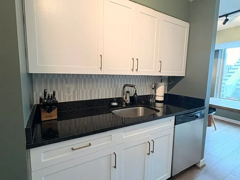 7500 Woodmont Ave #907 — Photo 9