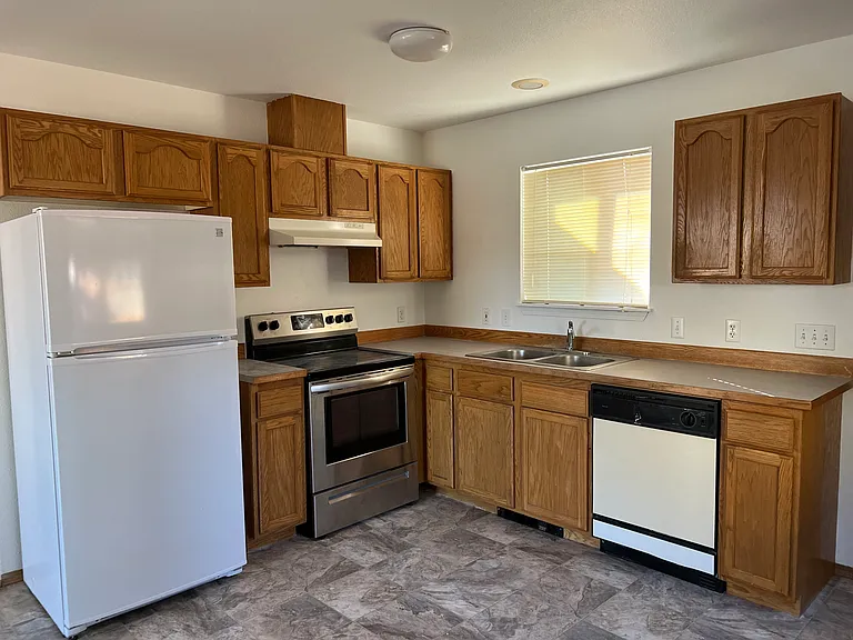 2211 N Airport Rd #4 — Photo 17