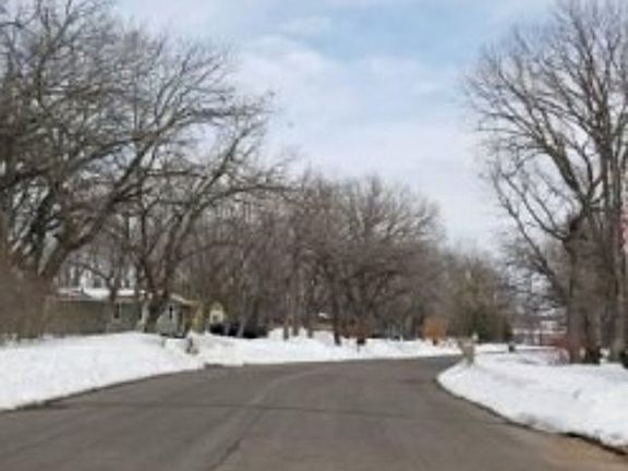 Exterior Neighborhood (street photo)