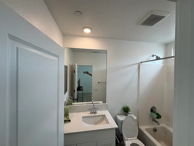 2125 Acara Cir — Photo 7