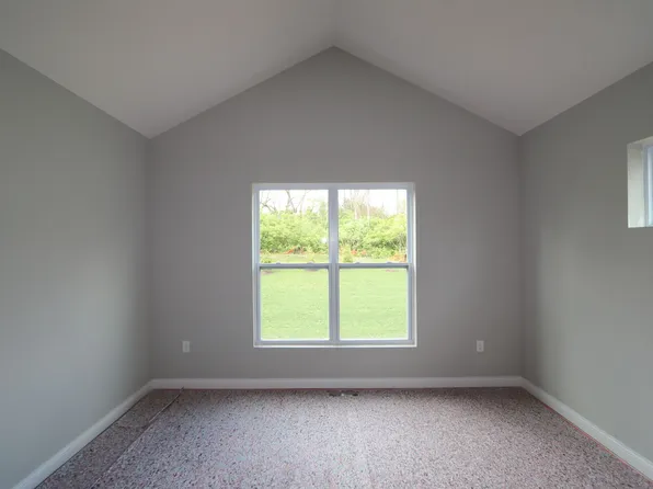 2737 Sky Crossing Dr, Dayton, OH 45434