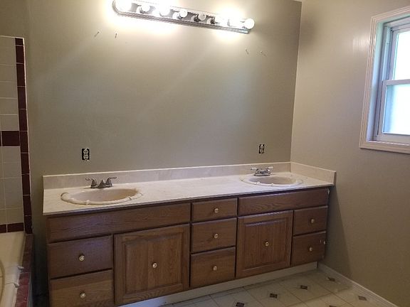 Upstairs Master Bath
