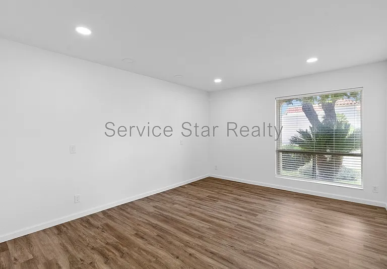 7320 E Rose Ln — Photo 16