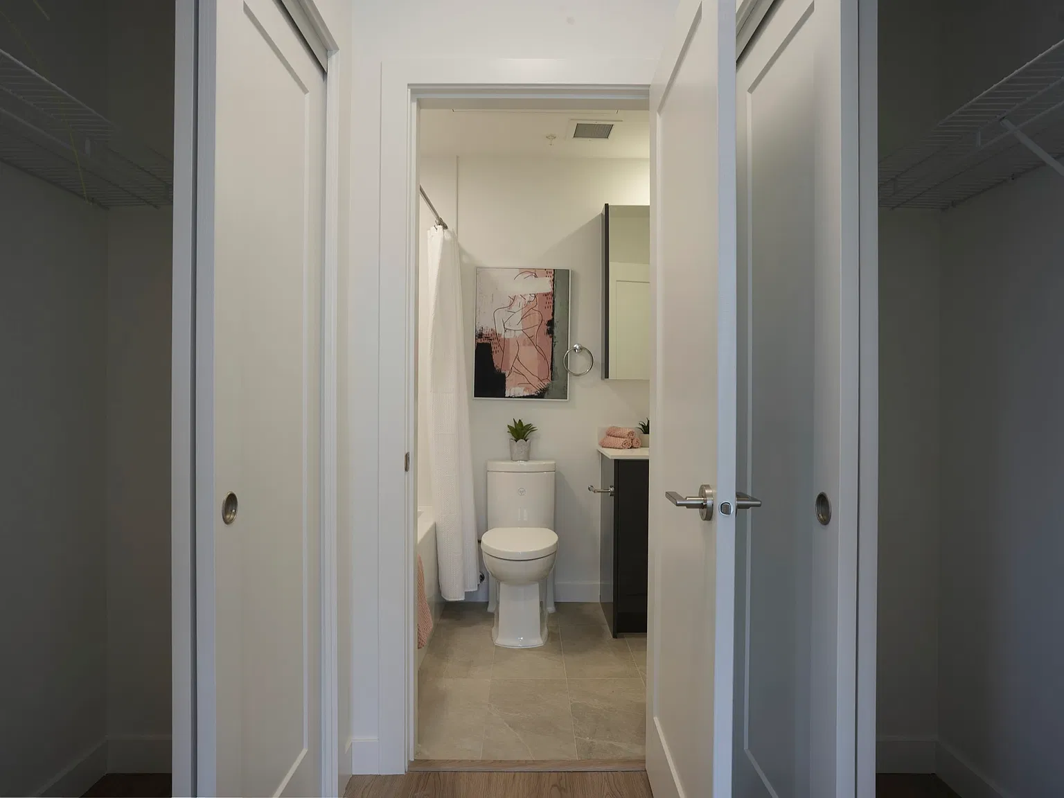 2 bed, 648 sqft, $1,900 — Photo 2