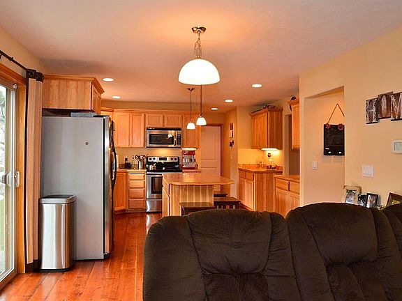 4th image of 805 Thomas Ln