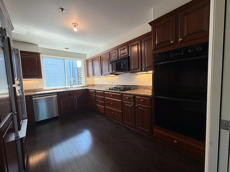 2050 Divisadero St #3 — Photo 16