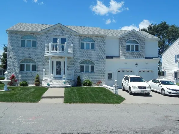 307 Brown St, East Providence, RI 02914