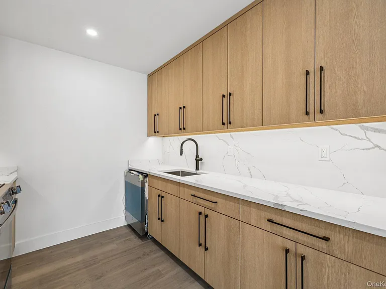 325 Manville Rd #203 — Photo 5