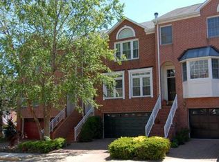 8139 Madrillon Ct, Vienna, VA 22182