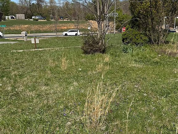 3rd image of 307 S Muller Pkwy