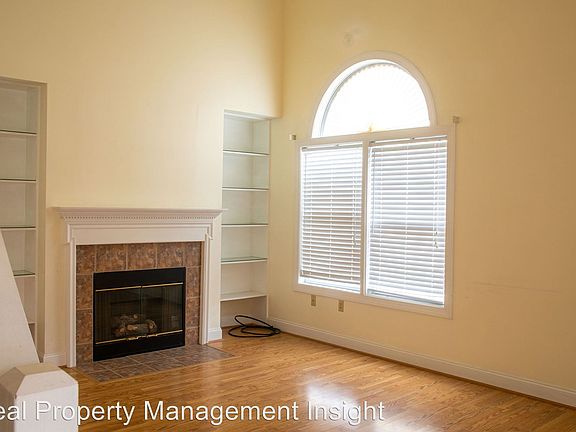 3rd image of 310 Silver Leaf Dr