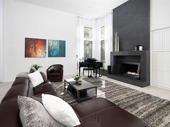 5th image of 3248 Breton Dr