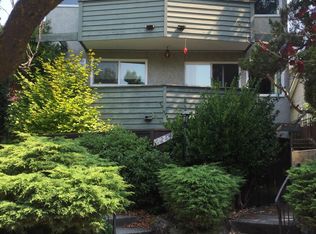 6214 9th Ave NE APT 302, Seattle, WA 98115