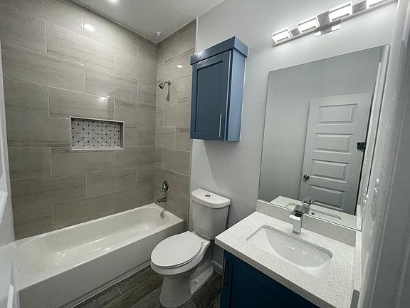 4th image of 4705 Magnolia Ave #4