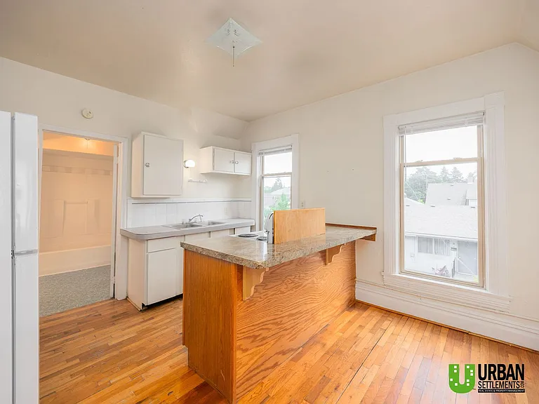 828 W Cleveland Ave — Photo 10