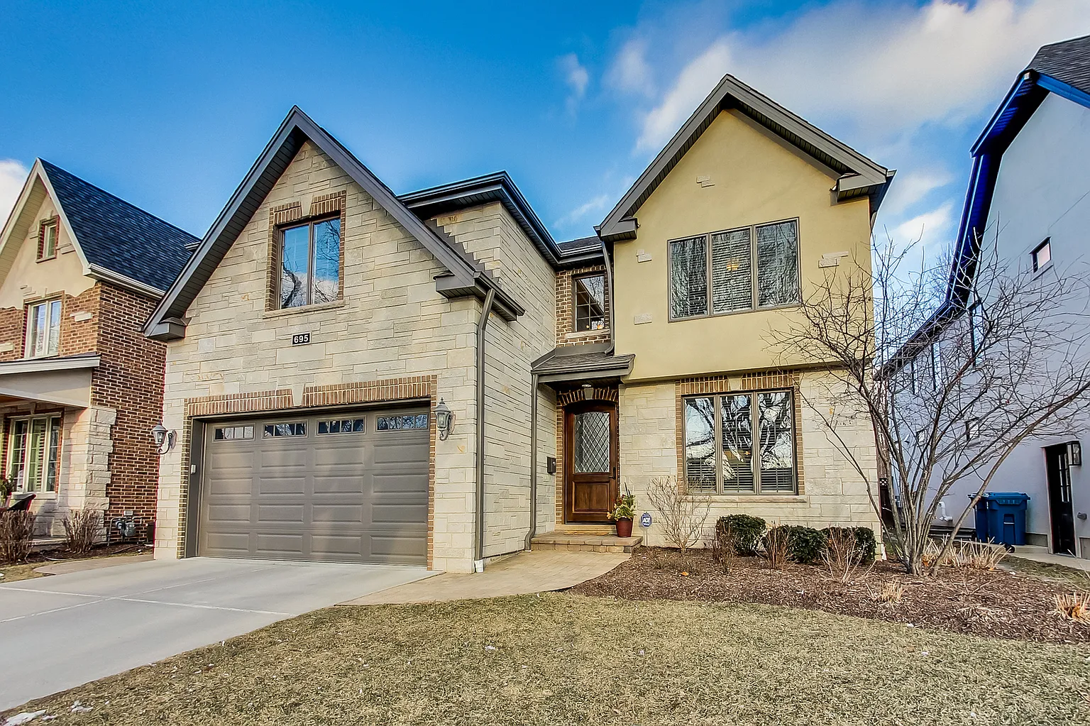 695 S Fairview Ave photo 1