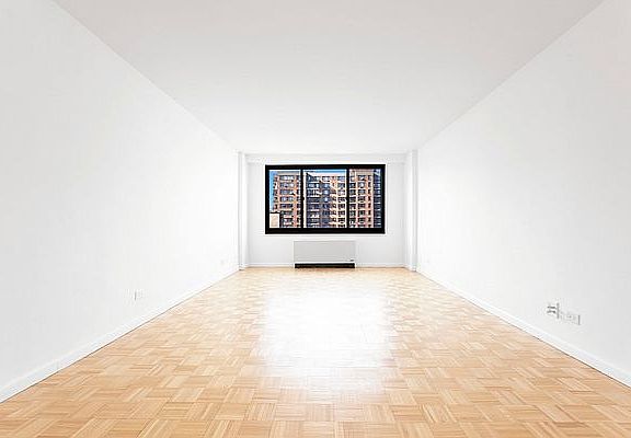 3rd image of 10 W 135th St APT 10T