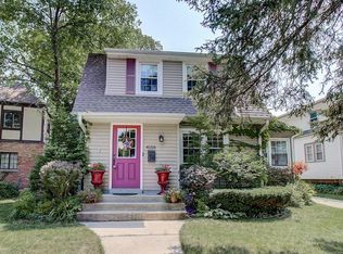 4156 N Larkin St, Shorewood, WI 53211