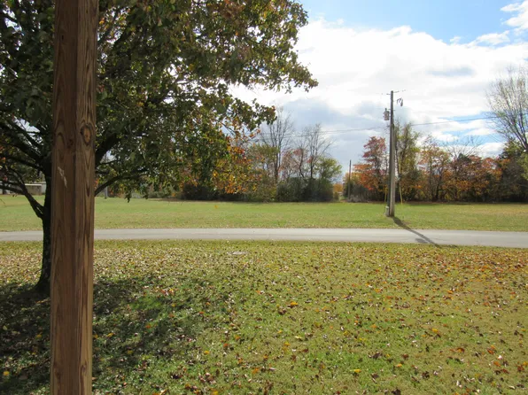 124 Donavon Dr, Centertown, TN 37110