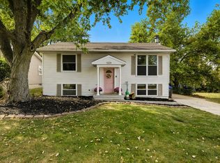 1324 Ewing St, Bloomington, IL 61701