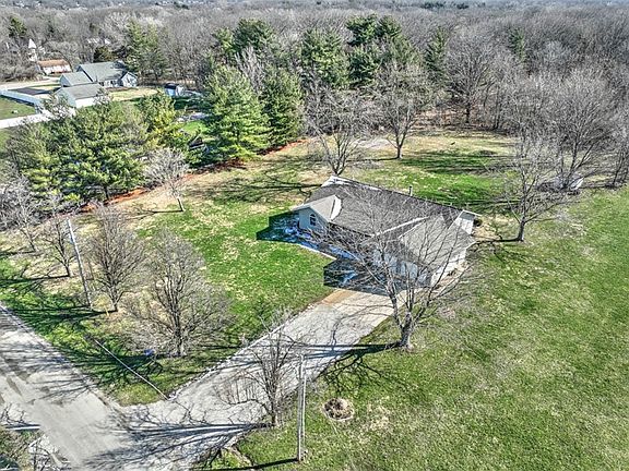 4th image of 3198 Kathy Ct