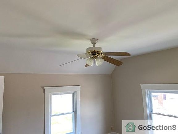 3rd image of 814 Lake Ave