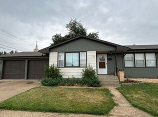 33 2nd Ave SE, Dickinson, ND 58601