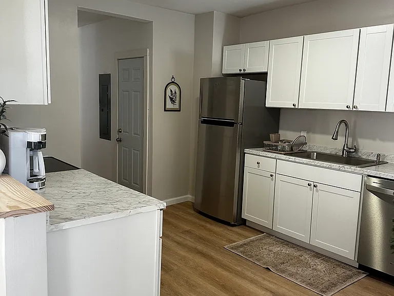 3 Laurel Ave #3 — Photo 2