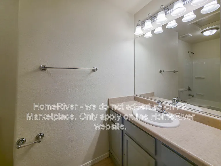 42706 W Hillman Dr — Photo 15