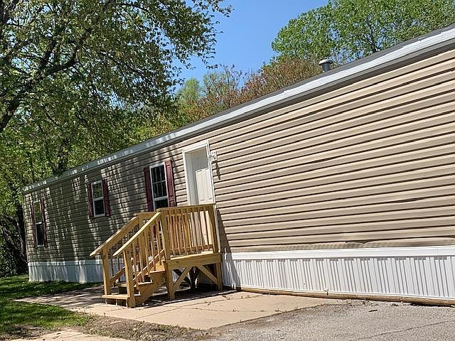 1st image of 4020 N 127th Ct