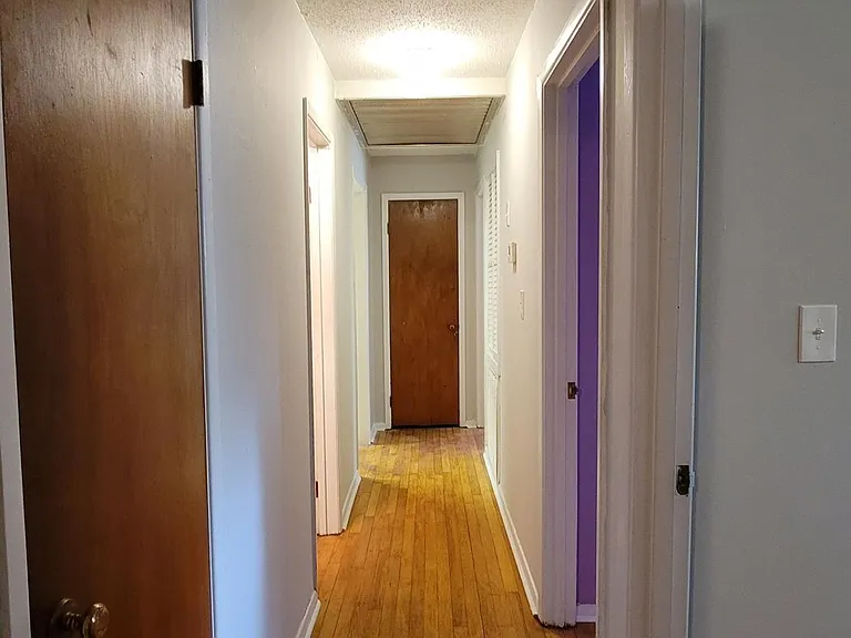 406 Warner St NW — Photo 3