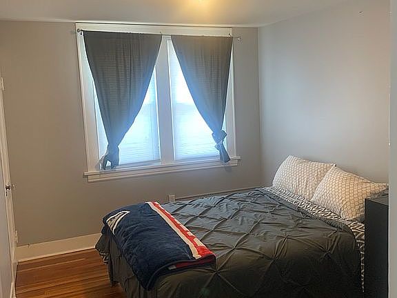 4th image of 1368 North Ave