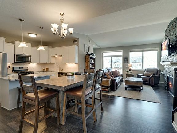3rd image of 10864 Retreat Ln