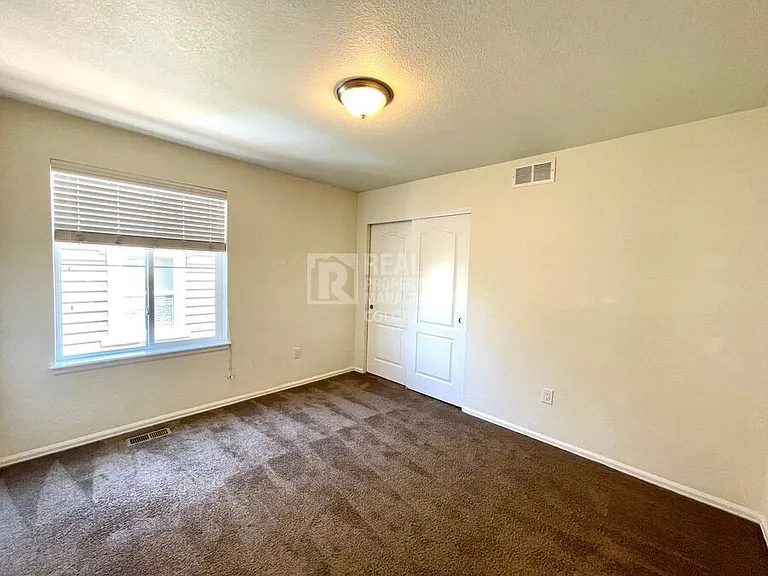 15098 Chicago St — Photo 12