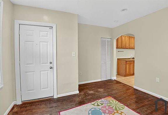 3rd image of 1707 H St NE APT 3