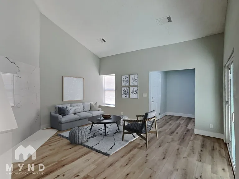 4336 Fox Point Dr — Photo 2