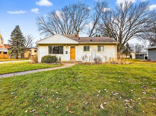 604 Renson Rd, Hartland, WI 53029